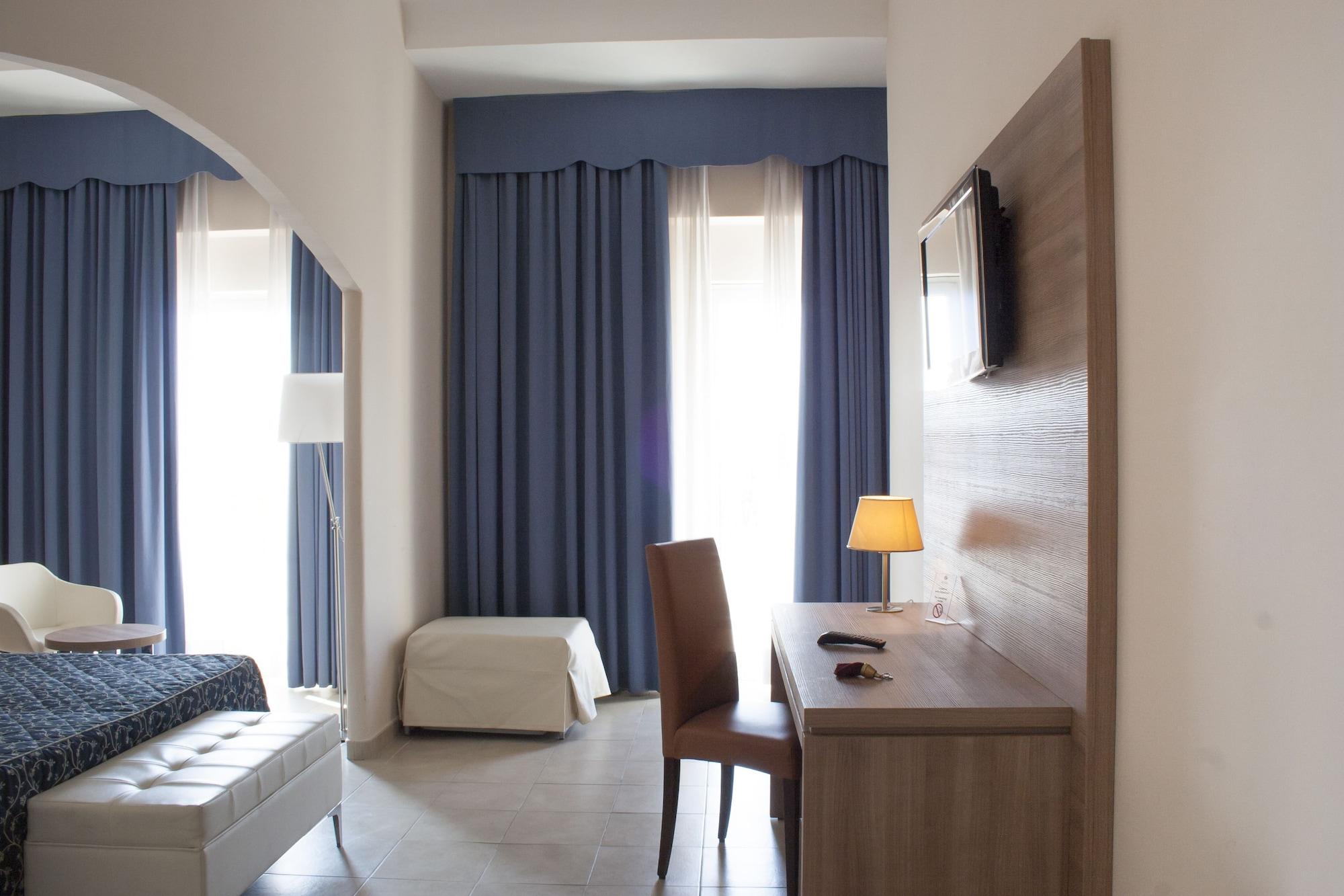 Hotel Mediterraneo チビタベッキア エクステリア 写真