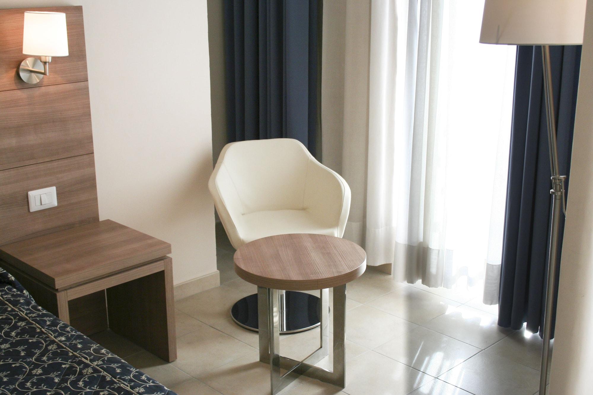 Hotel Mediterraneo チビタベッキア エクステリア 写真