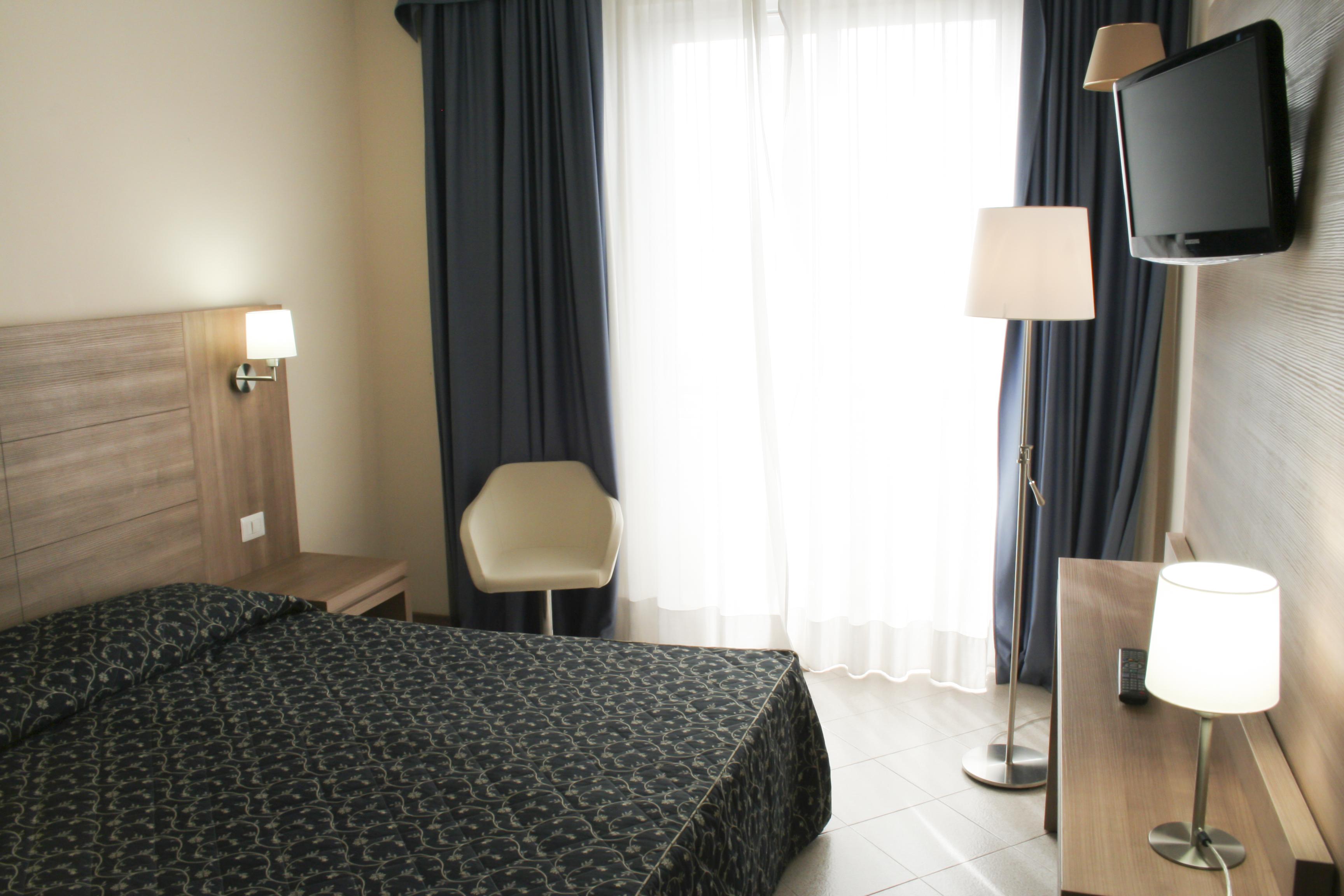 Hotel Mediterraneo チビタベッキア エクステリア 写真