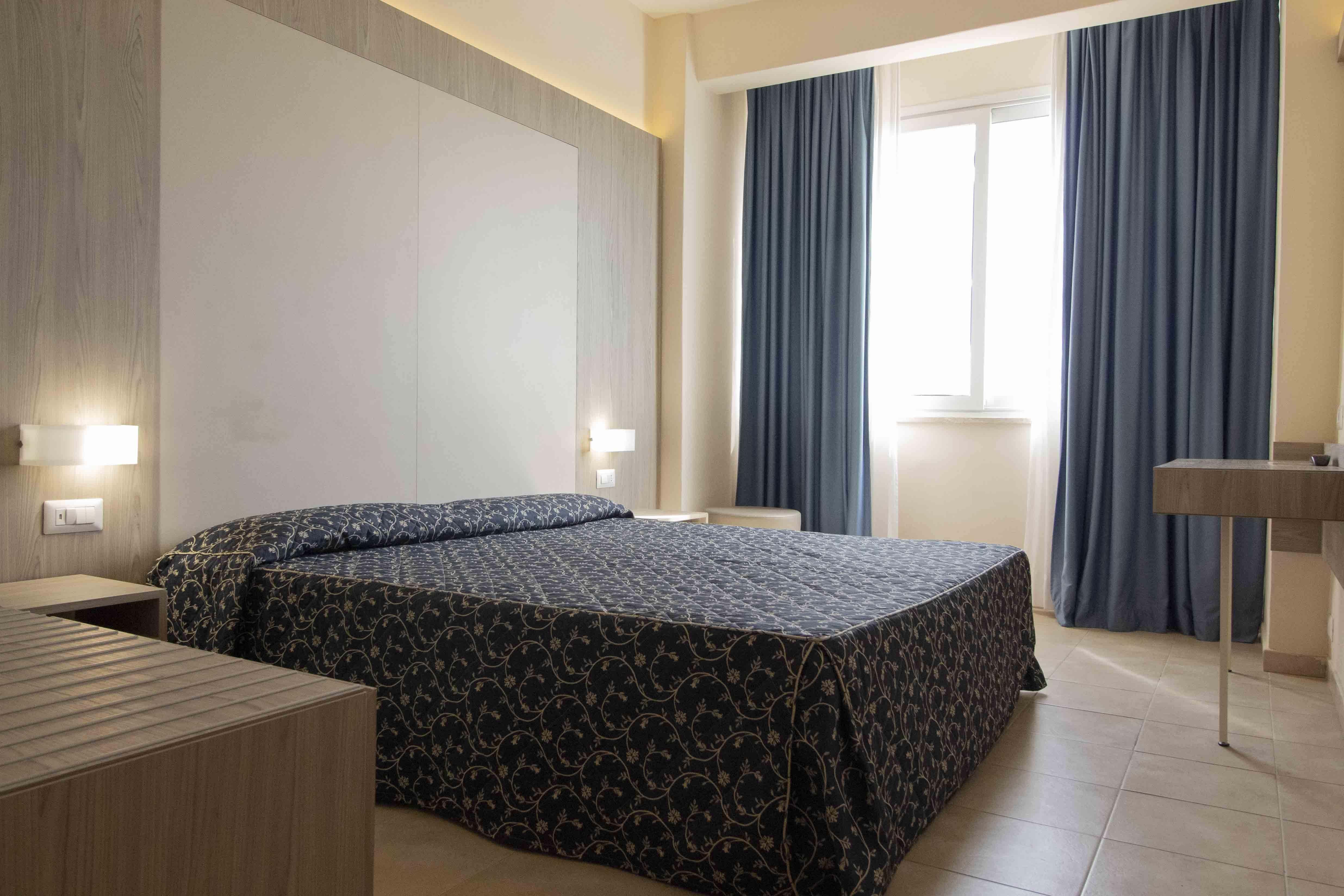 Hotel Mediterraneo チビタベッキア エクステリア 写真
