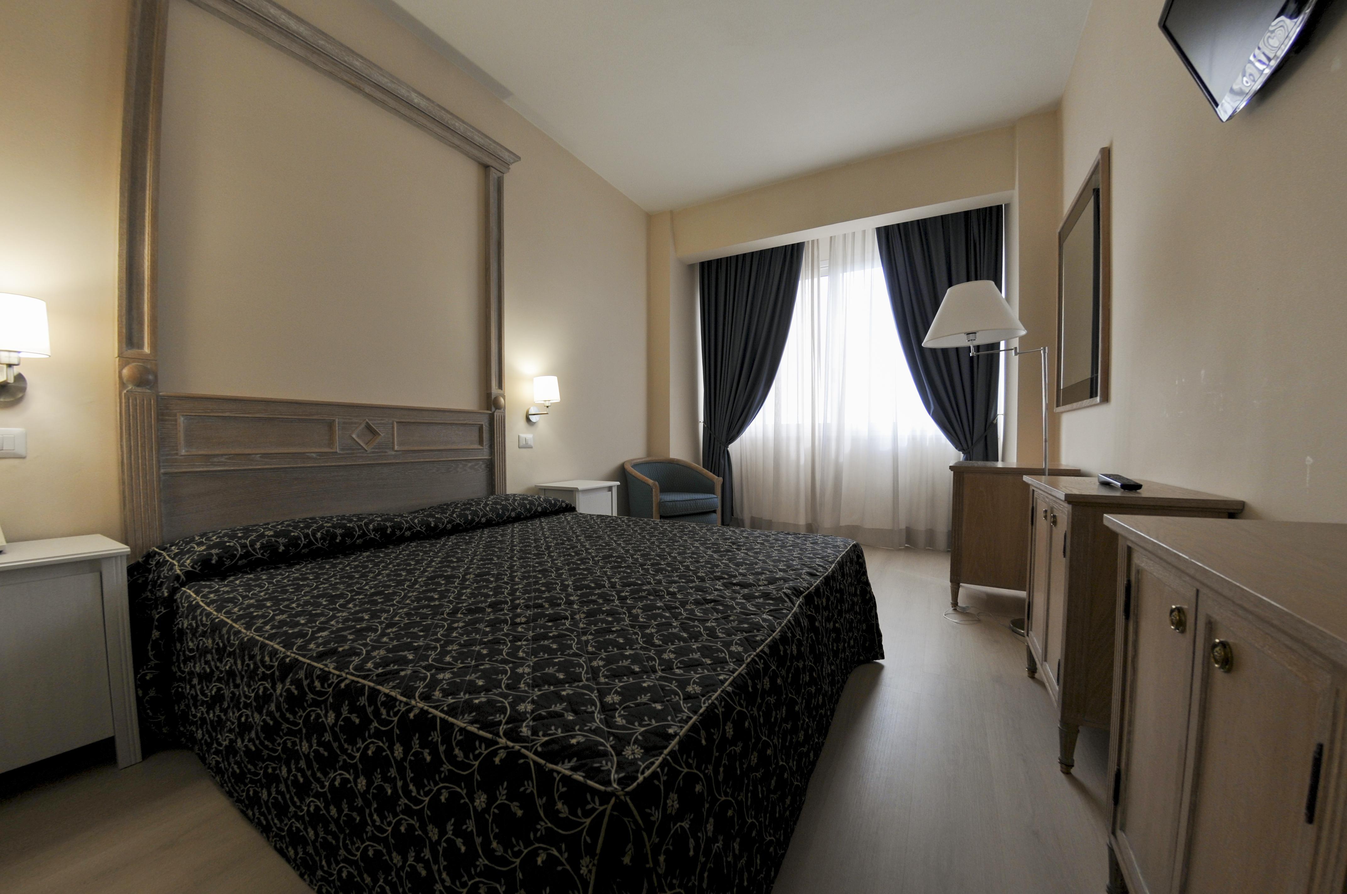 Hotel Mediterraneo チビタベッキア エクステリア 写真