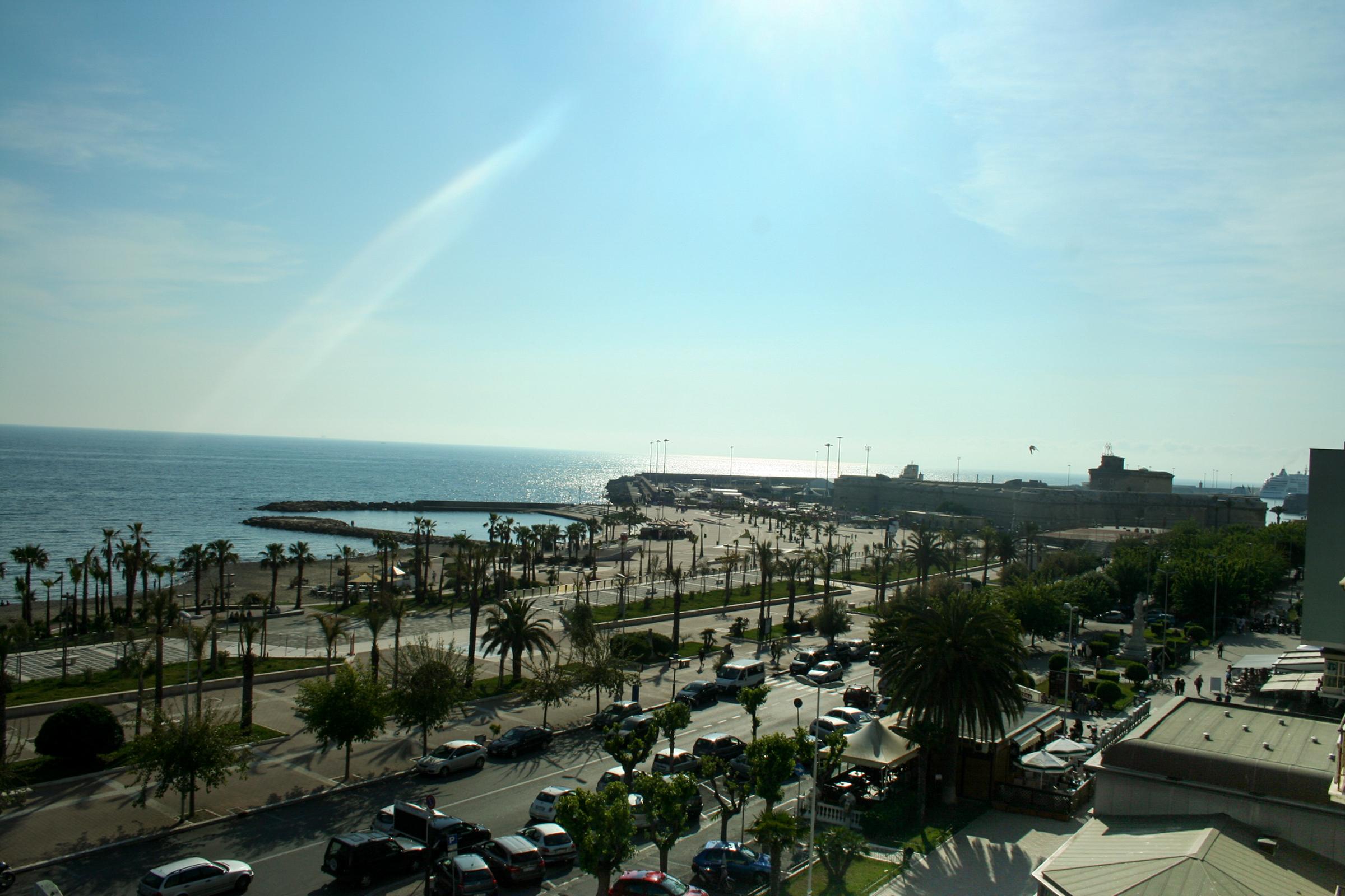 Hotel Mediterraneo チビタベッキア エクステリア 写真